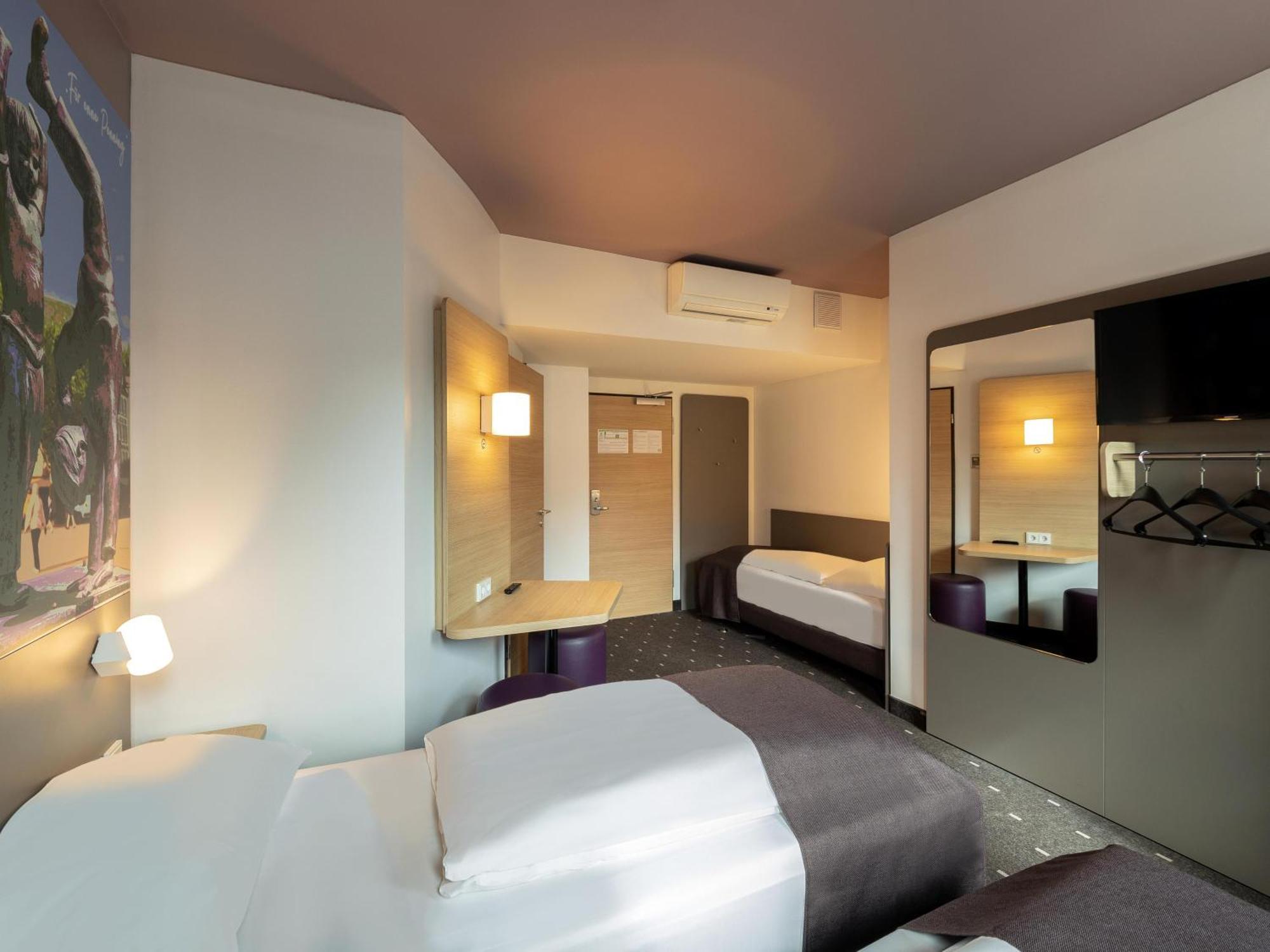 B&B Hotel Duesseldorf-Mitte Екстериор снимка
