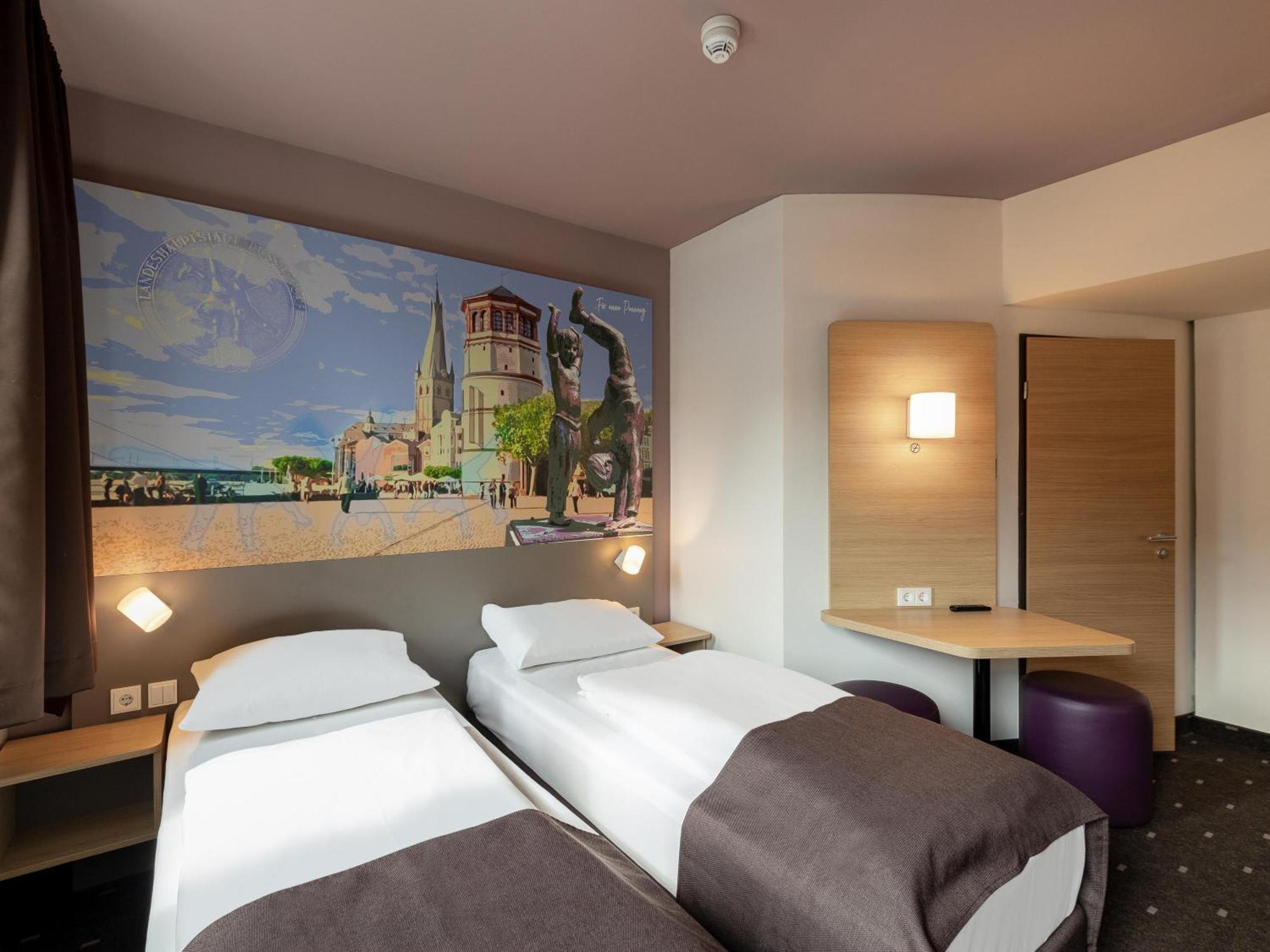 B&B Hotel Duesseldorf-Mitte Екстериор снимка