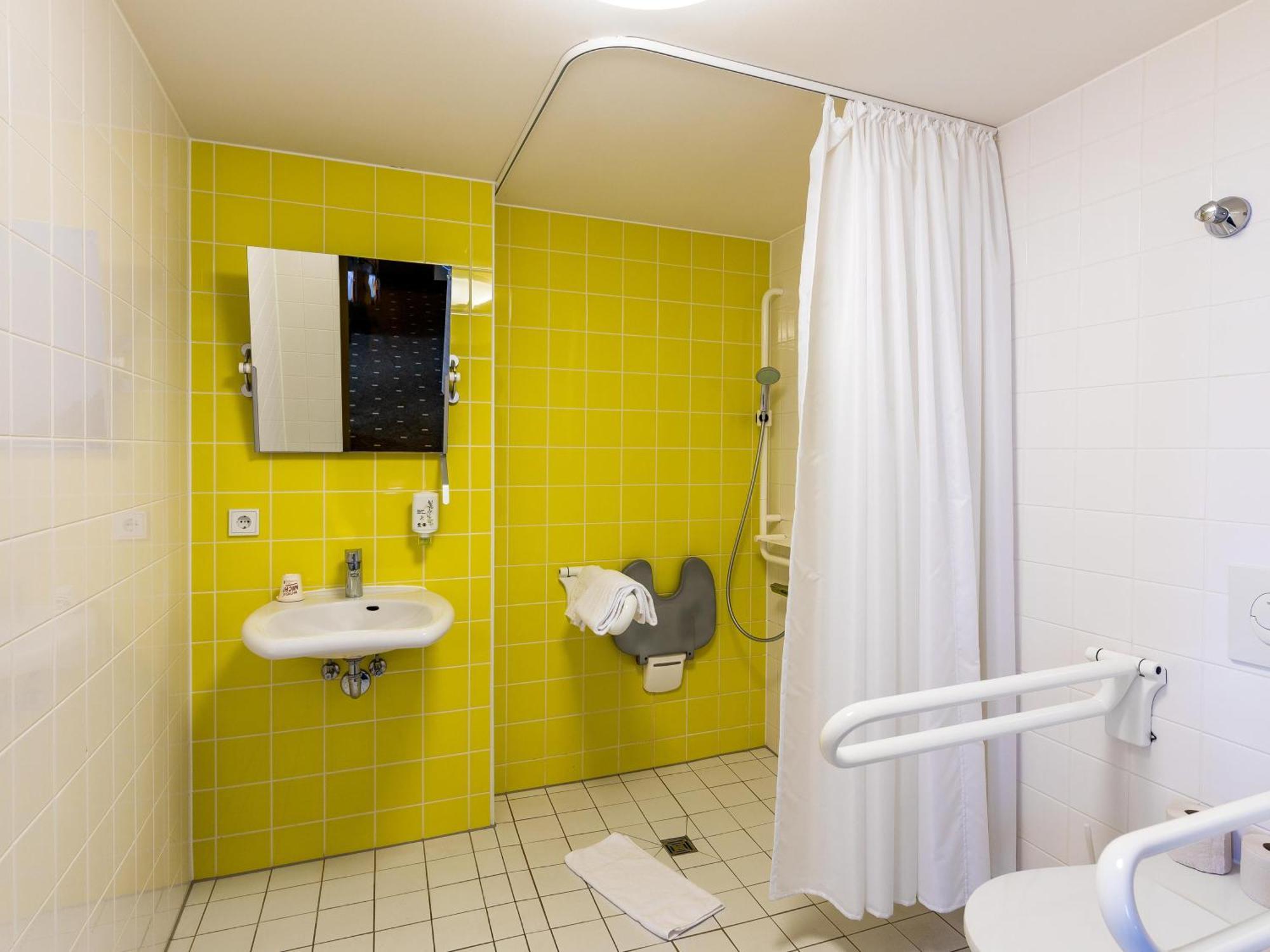B&B Hotel Duesseldorf-Mitte Екстериор снимка