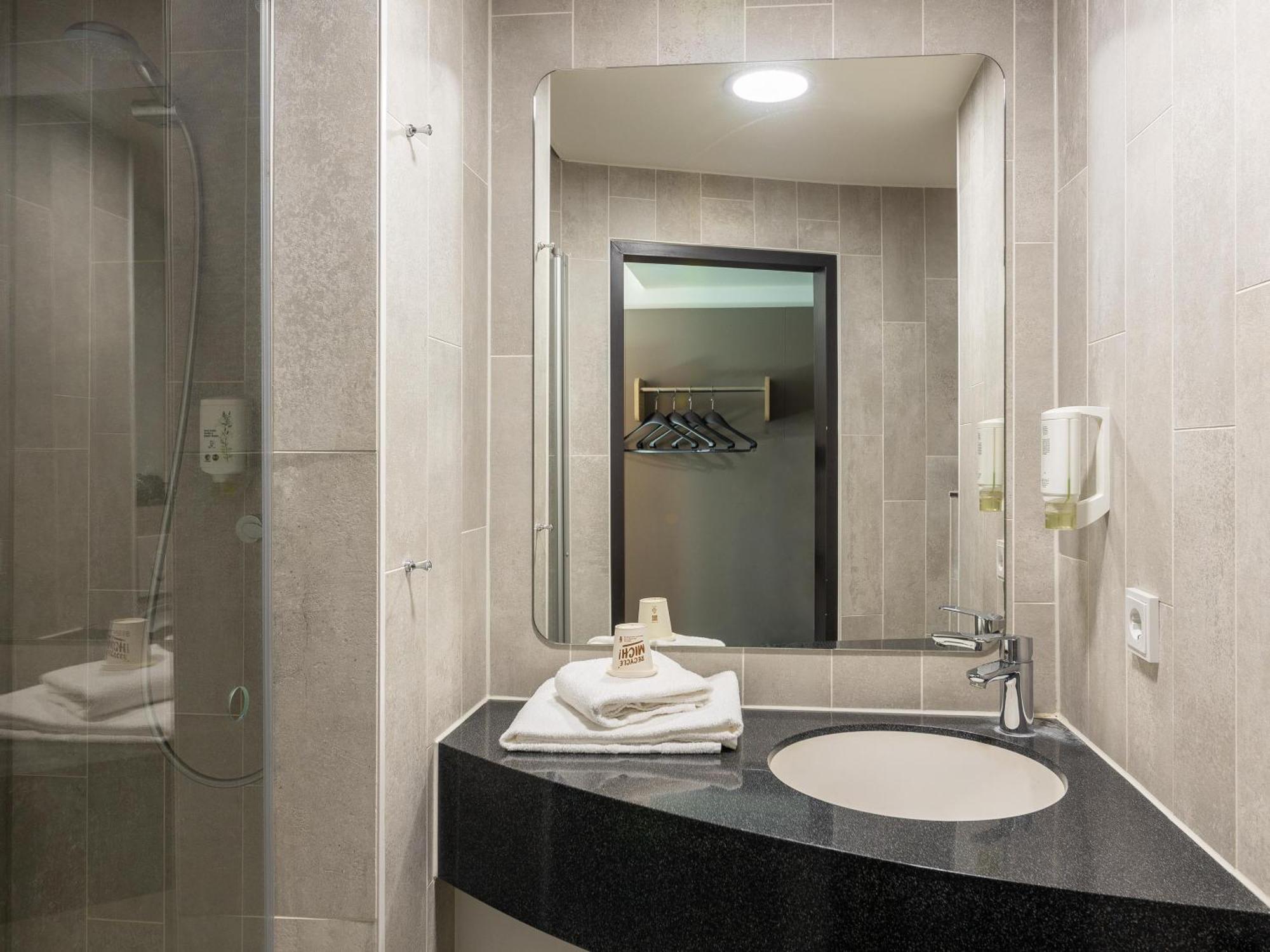 B&B Hotel Duesseldorf-Mitte Екстериор снимка