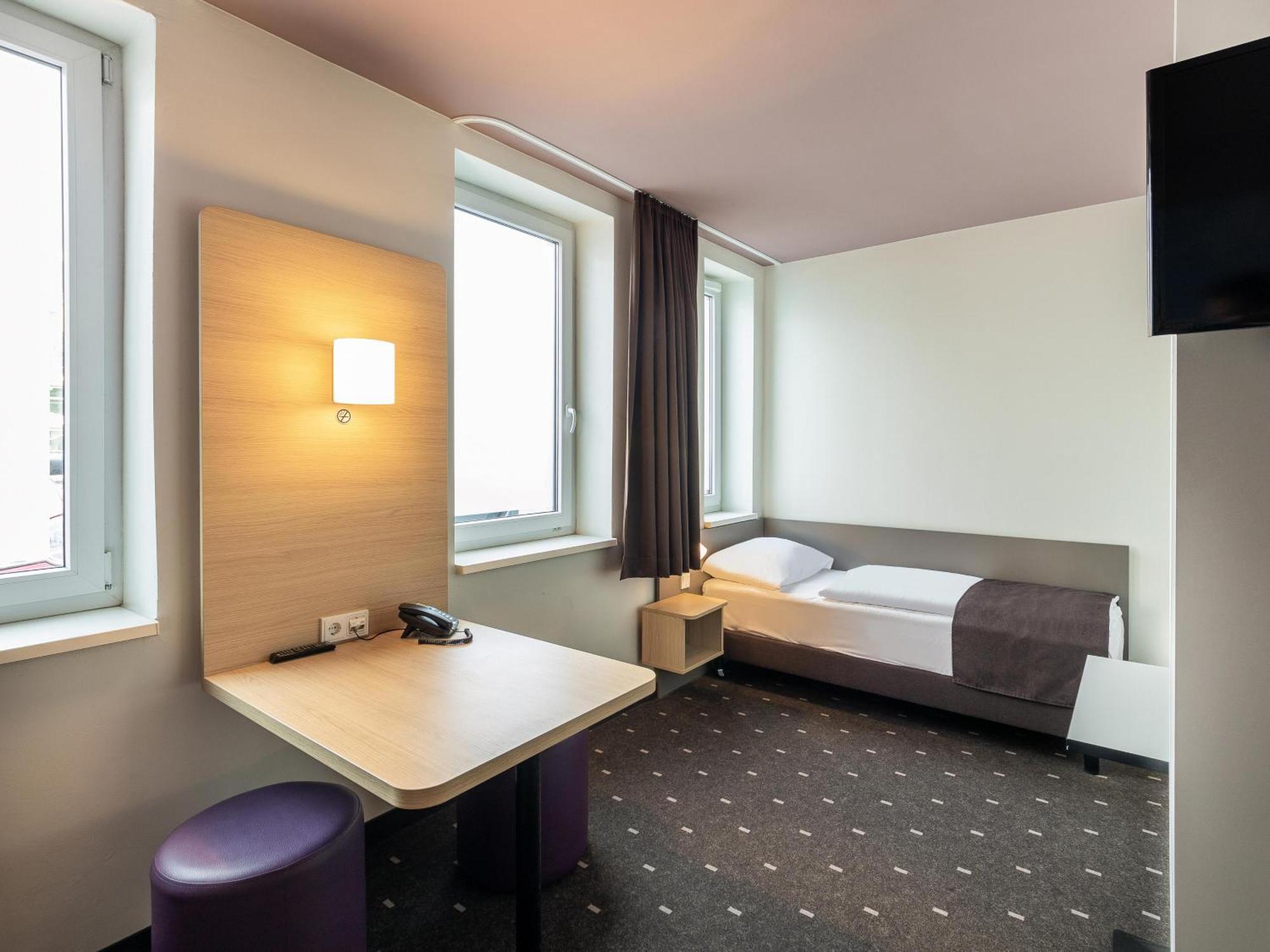 B&B Hotel Duesseldorf-Mitte Екстериор снимка