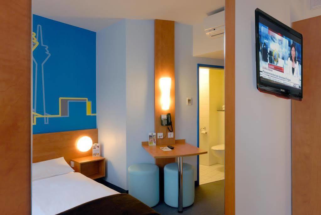 B&B Hotel Duesseldorf-Mitte Екстериор снимка