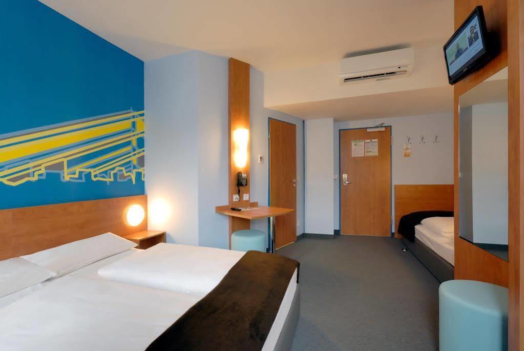 B&B Hotel Duesseldorf-Mitte Екстериор снимка